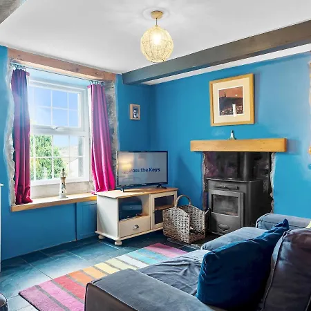 Quaint Retreat In Charming - Pass The Keys * ウルバーストン