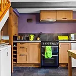 Quaint Retreat In Charming - Pass The Keys *
