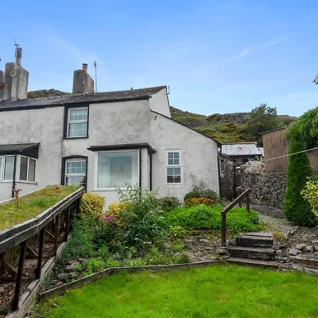 Pass The Keys Quaint Retreat In Charming Holiday home