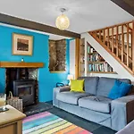 Quaint Retreat In Charming - Pass The Keys *